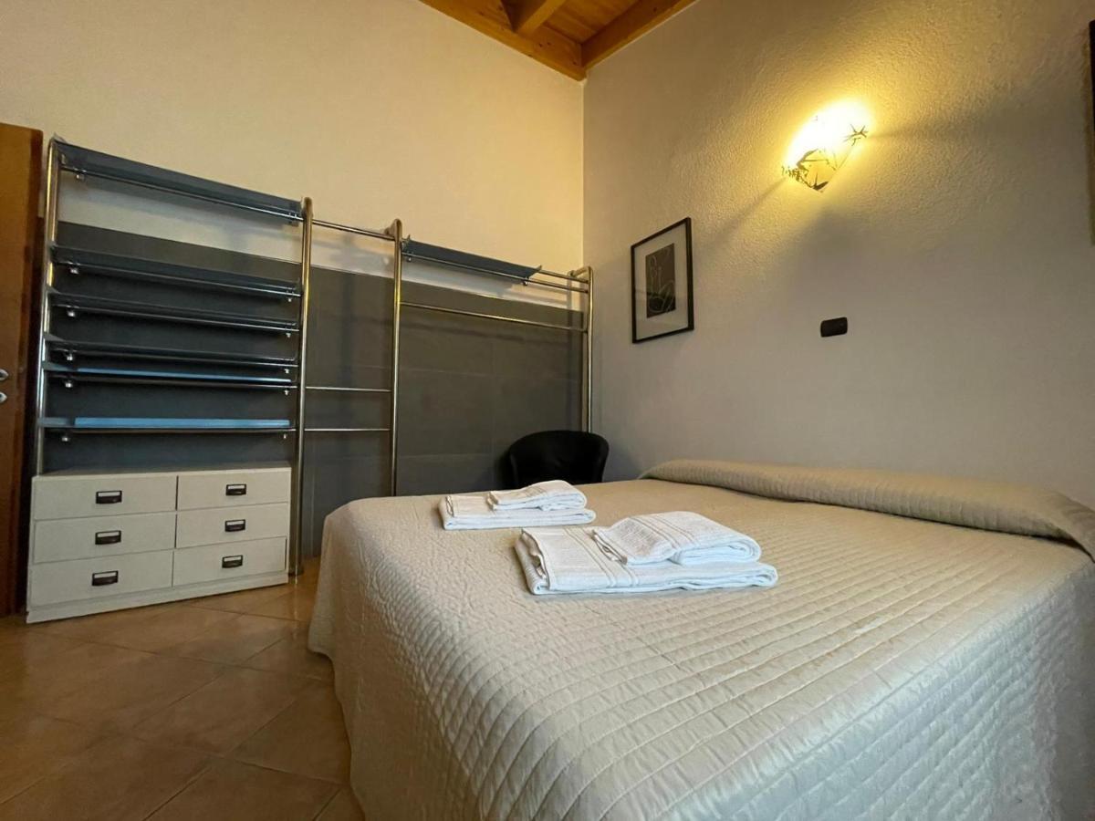 Garda Lake - Appartamenti Castelnuovo del Garda Luaran gambar