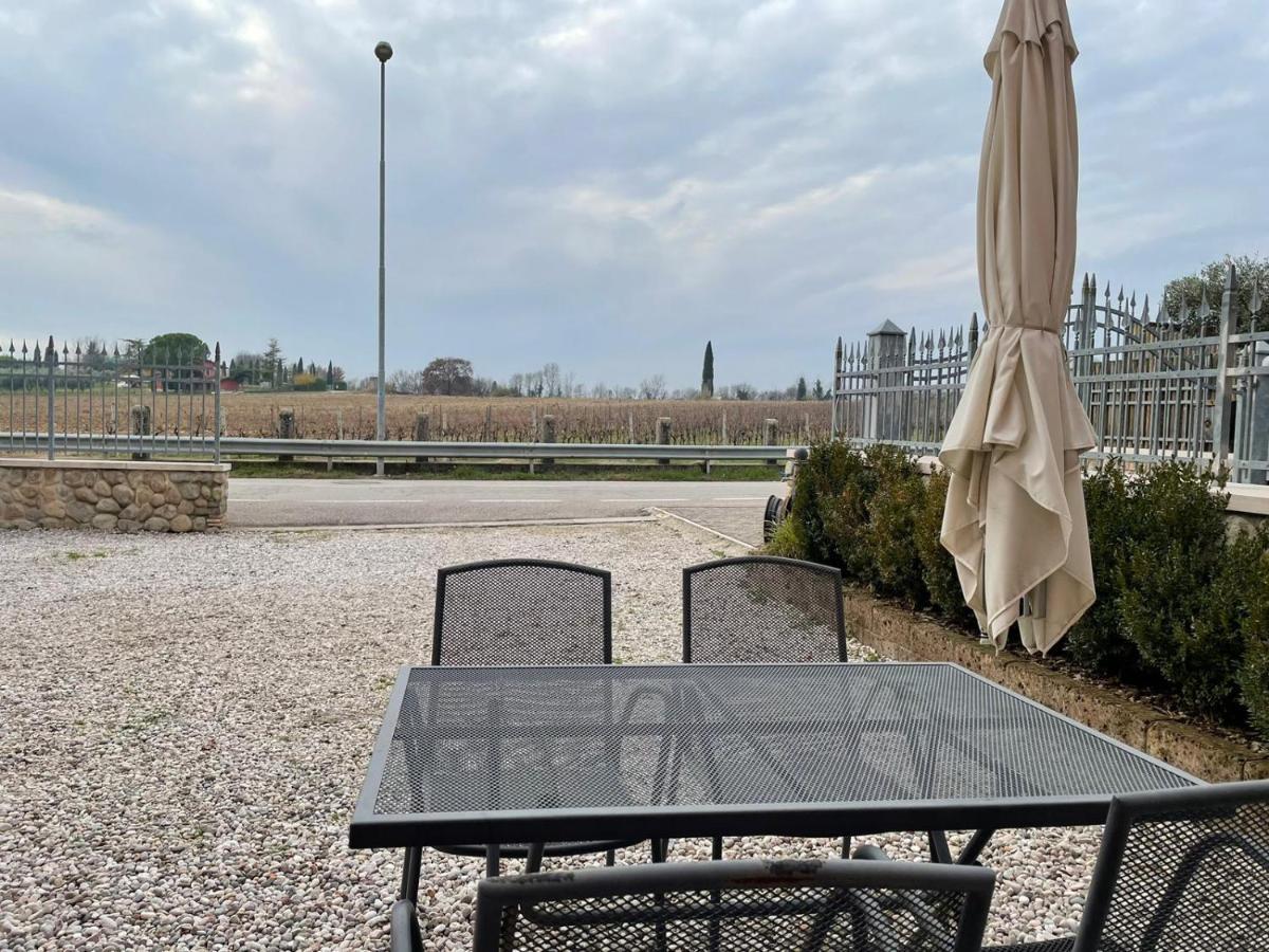 Garda Lake - Appartamenti Castelnuovo del Garda Luaran gambar