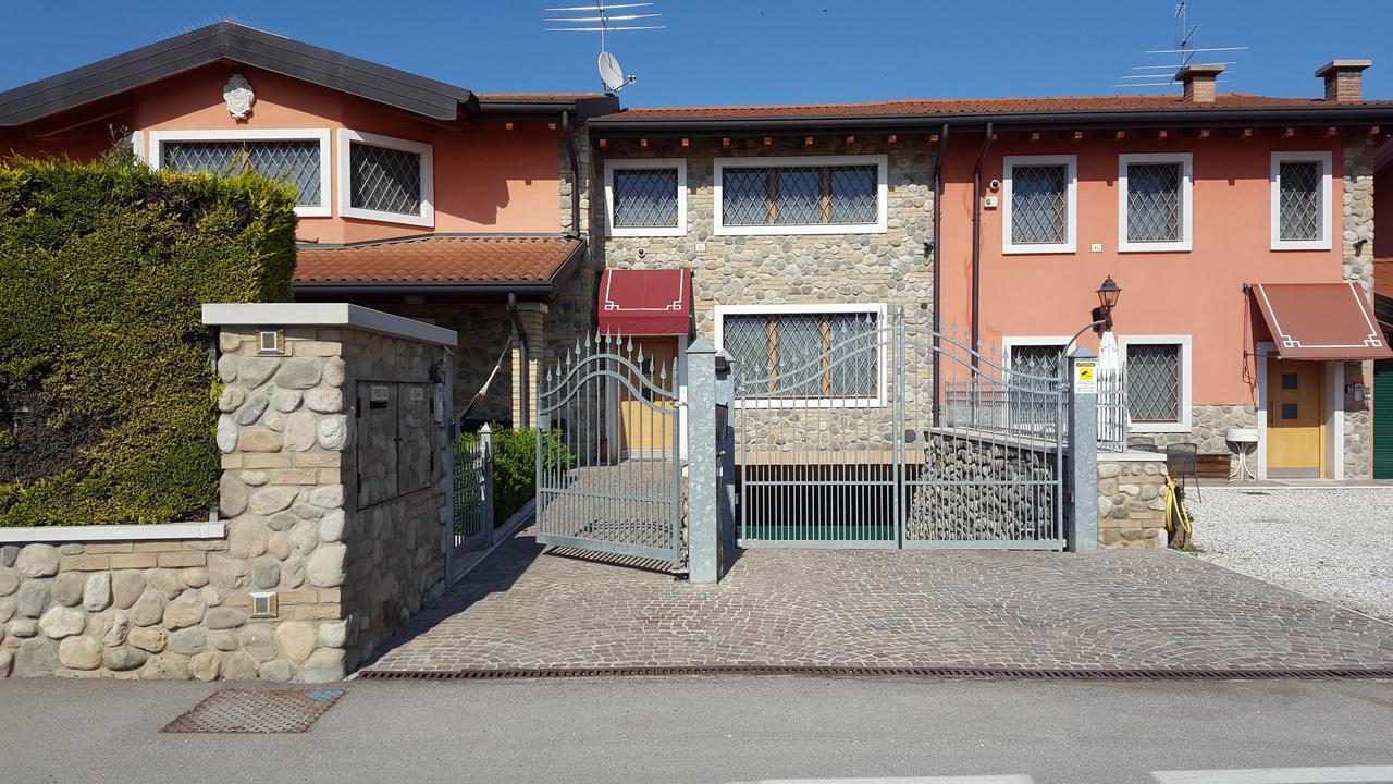 Garda Lake - Appartamenti Castelnuovo del Garda Luaran gambar